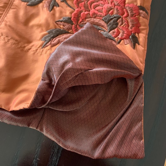 French quilted tunic. Super cute and elegant. - Picture 4 of 8